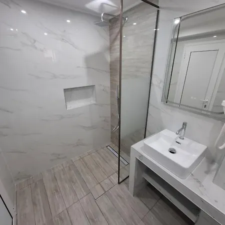 Theramvos By Thomas Appartement Polychrono