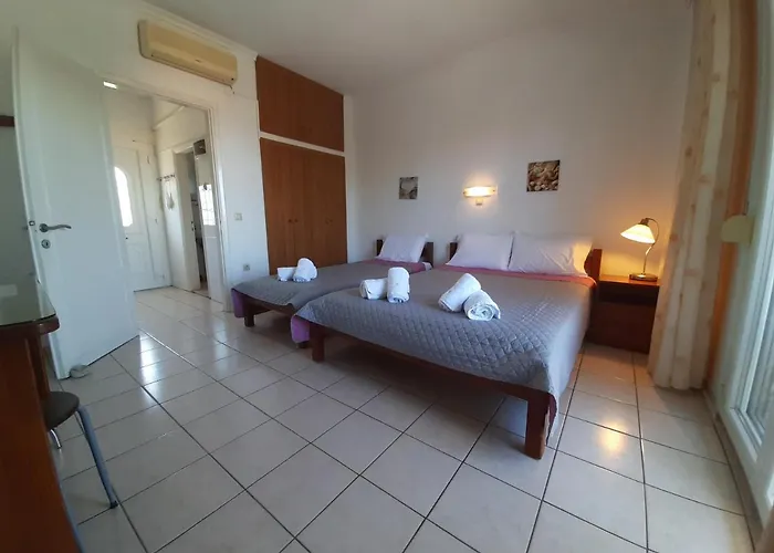 Apartament Theramvos By Thomas Polychrono